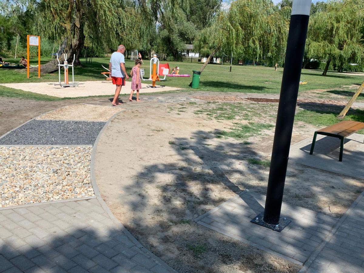 Laszlo Nyaralohaz Balatonfenyves Exteriör bild