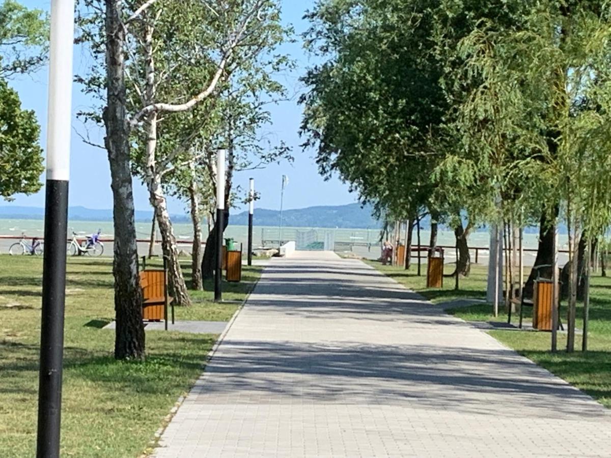 Laszlo Nyaralohaz Balatonfenyves Exteriör bild