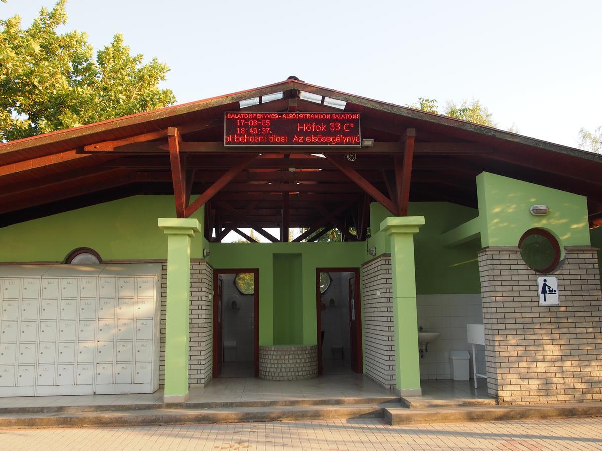 Laszlo Nyaralohaz Balatonfenyves Exteriör bild