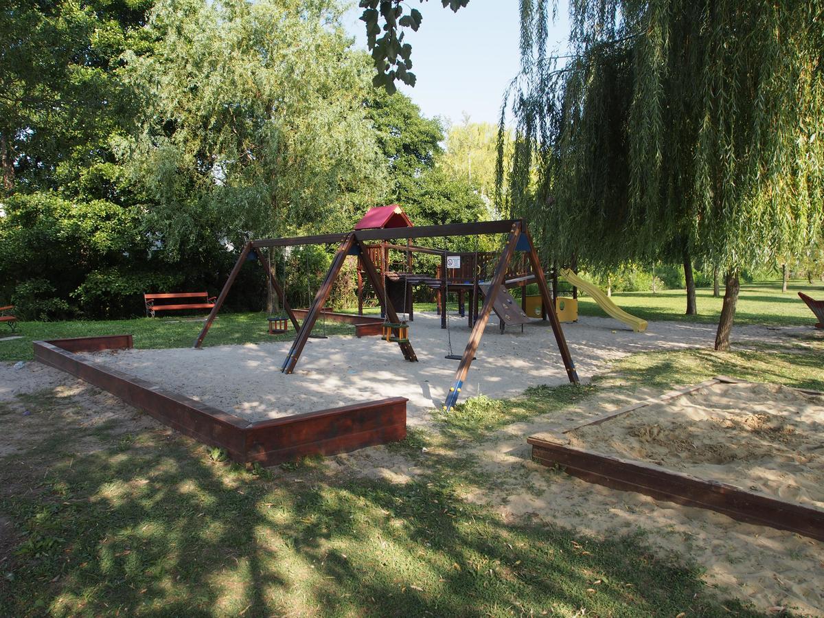 Laszlo Nyaralohaz Balatonfenyves Exteriör bild
