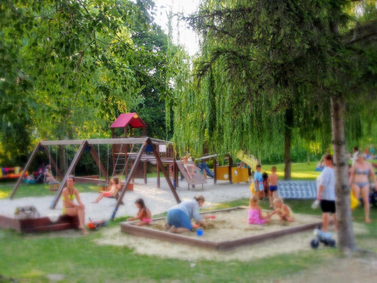 Laszlo Nyaralohaz Balatonfenyves Exteriör bild