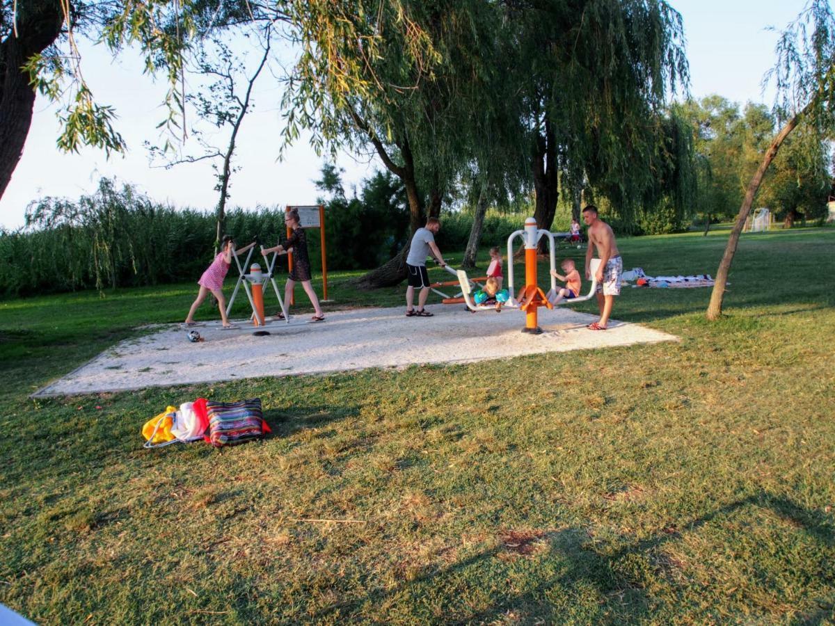 Laszlo Nyaralohaz Balatonfenyves Exteriör bild